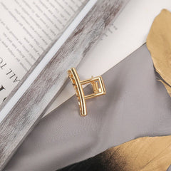Large Metal Hair Claw Clip Women Twisted Pretzel Gold Silver Minimalist Thick Hair Accessory