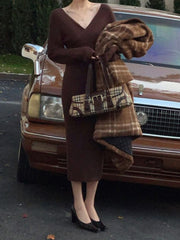 Women's Celebrity Style Sweater Dress V-Neck Backing Temperament Commuter Knit Long Sweater Dress