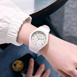 Full Size 40mm Ladies Watch Silicone Strap Skin Friendly Minimalist Quartz Watch