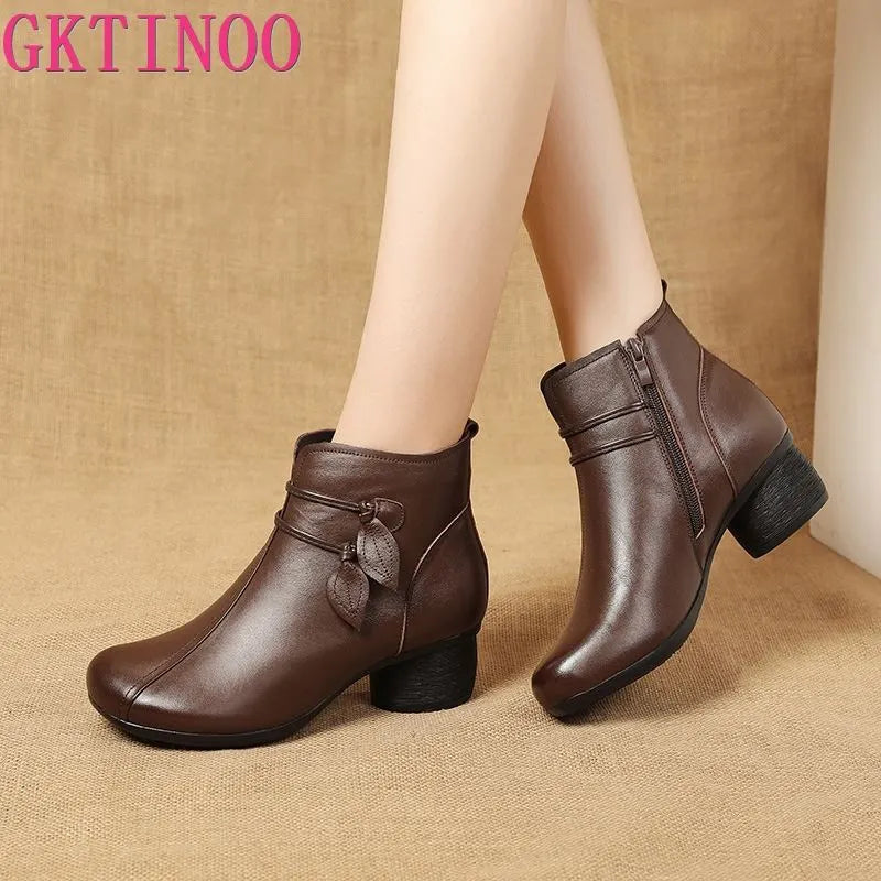 Women's Thick Heel Ankle Boots Autumn Winter Warm Boots Handmade Genuine Leather Flowers Zipper Retro Boots with Short Plush Lining