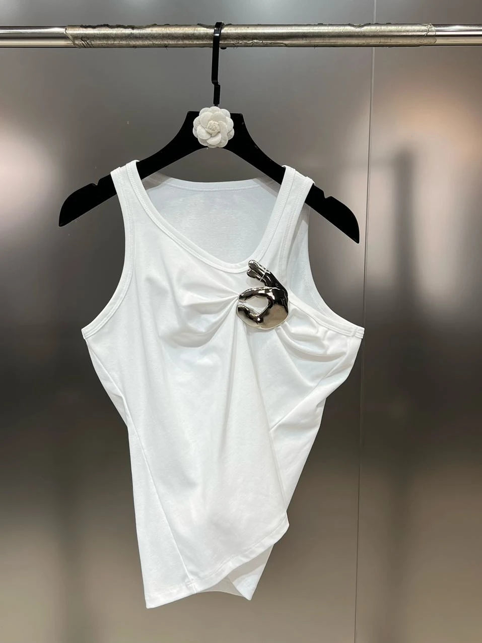 Round Neck Ruched Slim Tank Top with Brooch for Women