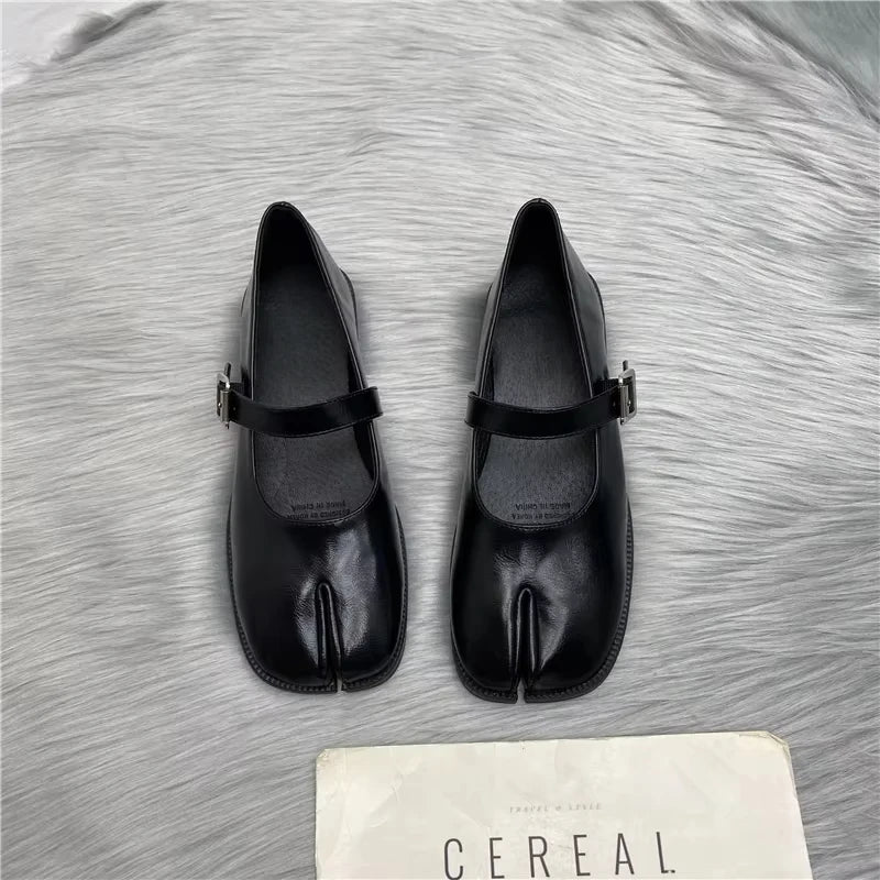 Modern Split Toe Flat Mary Jane Shoes w/ Buckle