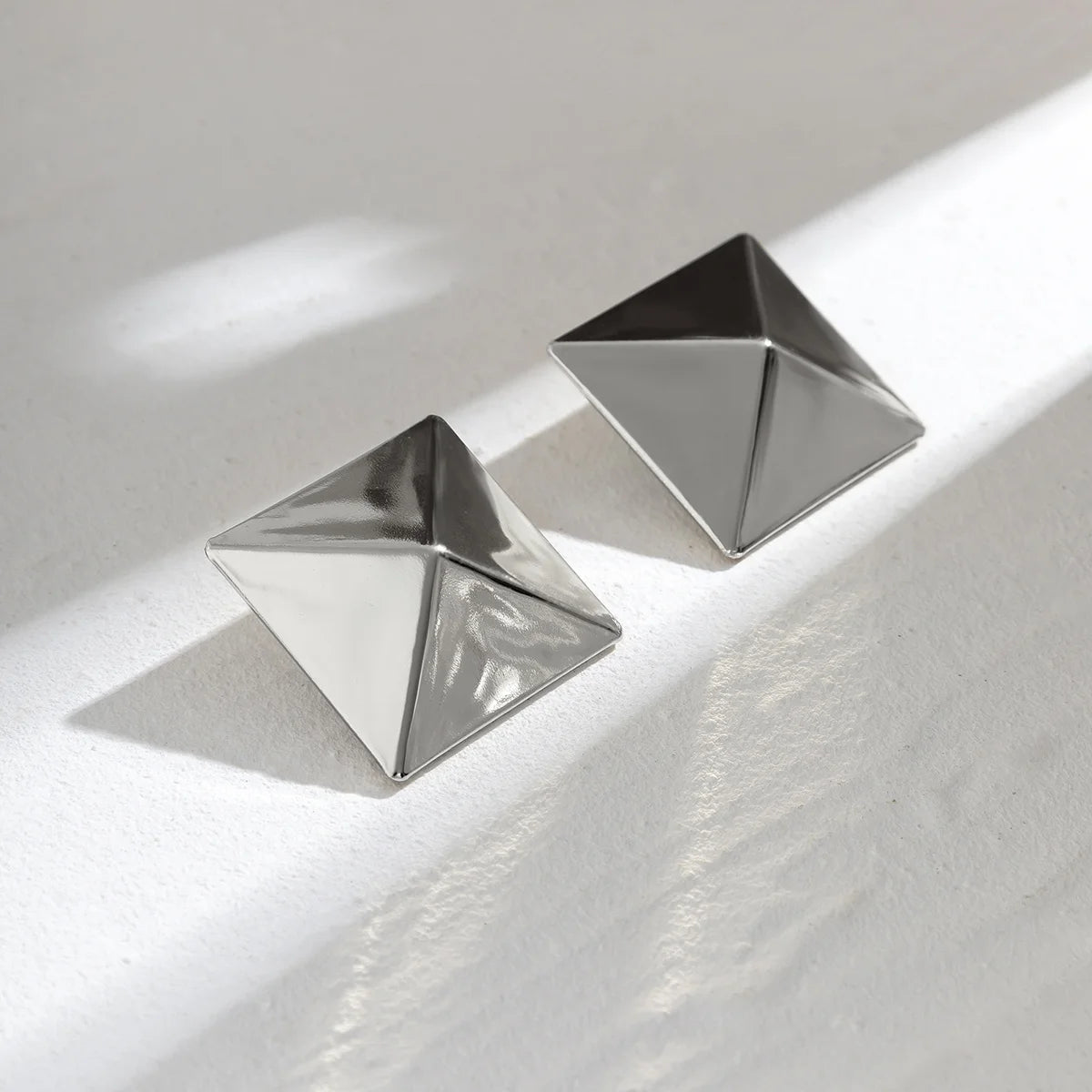Unique Gold/Silver Color Earrings 3D Geometric Stud Earrings for Women Men Vintage Wedding Party Valentine's Day Gift