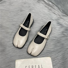 Modern Split Toe Flat Mary Jane Shoes w/ Buckle