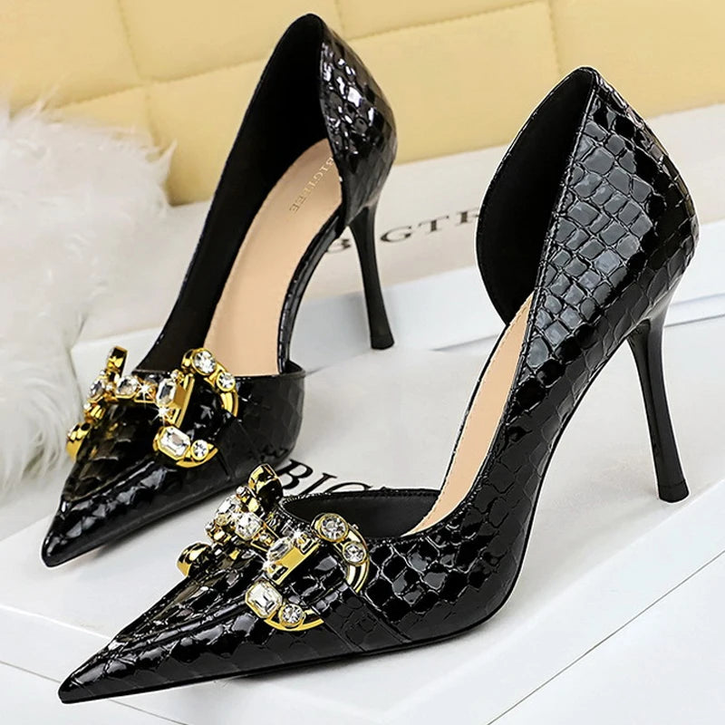 Pointed-Toe Stiletto Heels black