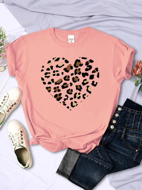 T-Shirt Women Leopard Heart Graphic Casual Comfortable Fashion Tee Trendy Short Sleeve Top